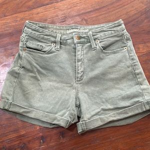 Universal Thread Green High Waist Stretchy Shorts - Size 4 / 27R